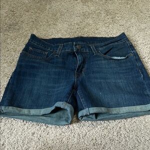 Levi’s denim shorts size 29